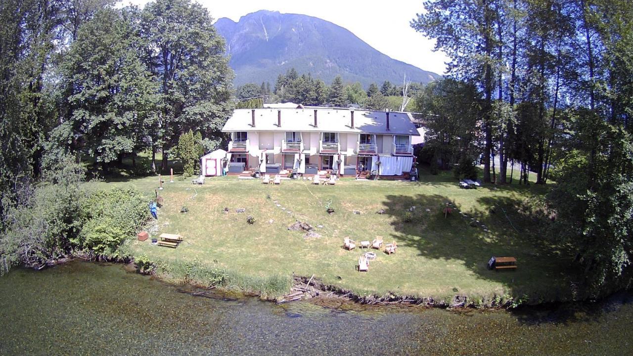 Moon River Suites #3 North Bend Buitenkant foto