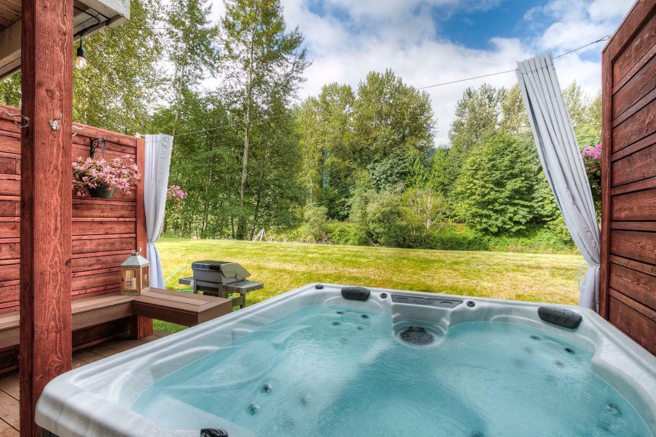 Moon River Suites #3 North Bend Buitenkant foto